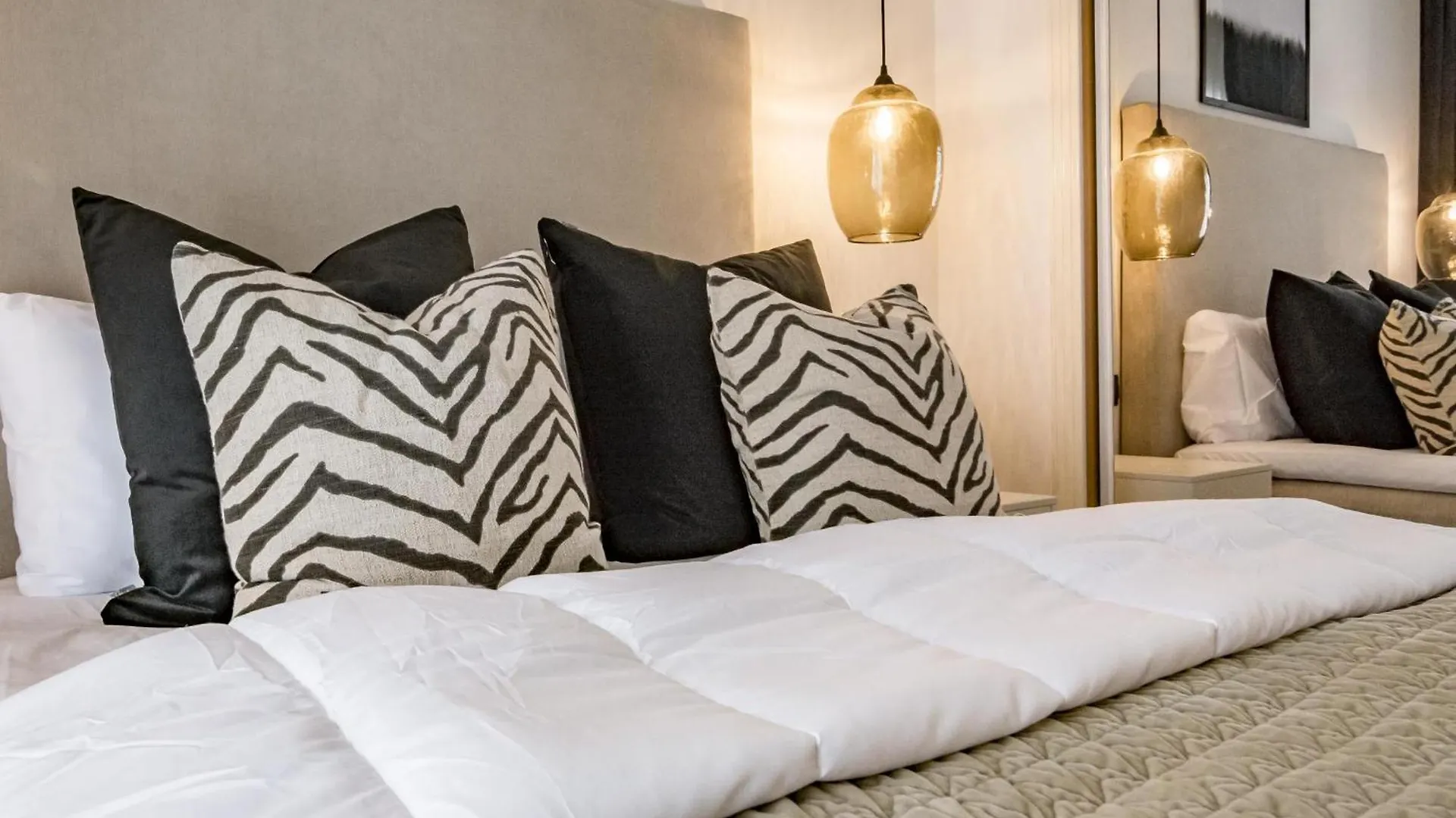 Apartment Pr- Stunning Flat Front Line Beach Puerto Banus Marbella