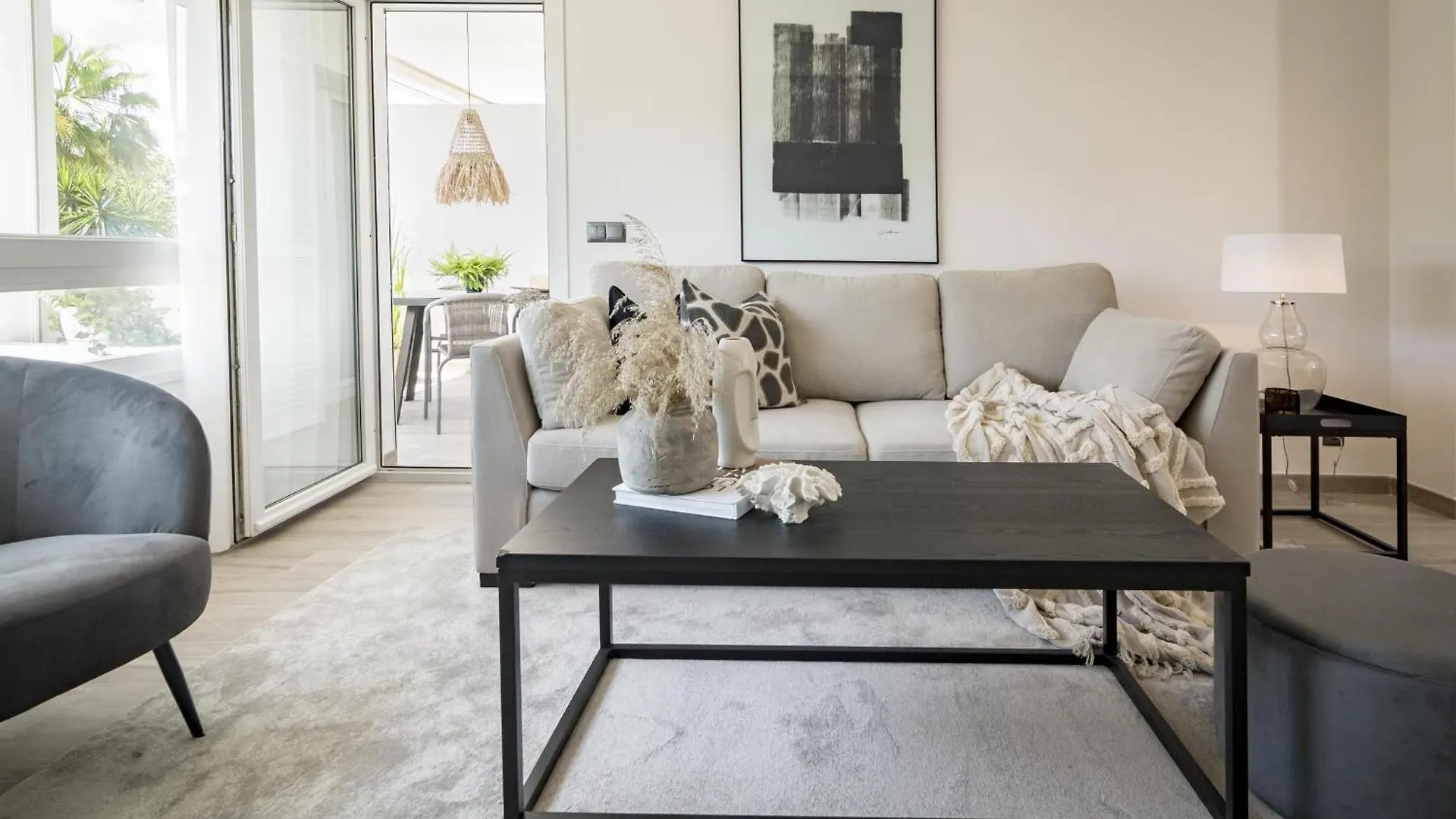 Pr- Stunning Flat Front Line Beach Puerto Banus Marbella
