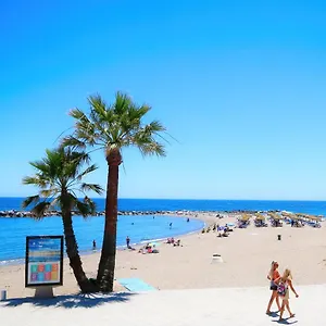 Apartment Beachfront Luxury Apartment, Puerto Banus,
