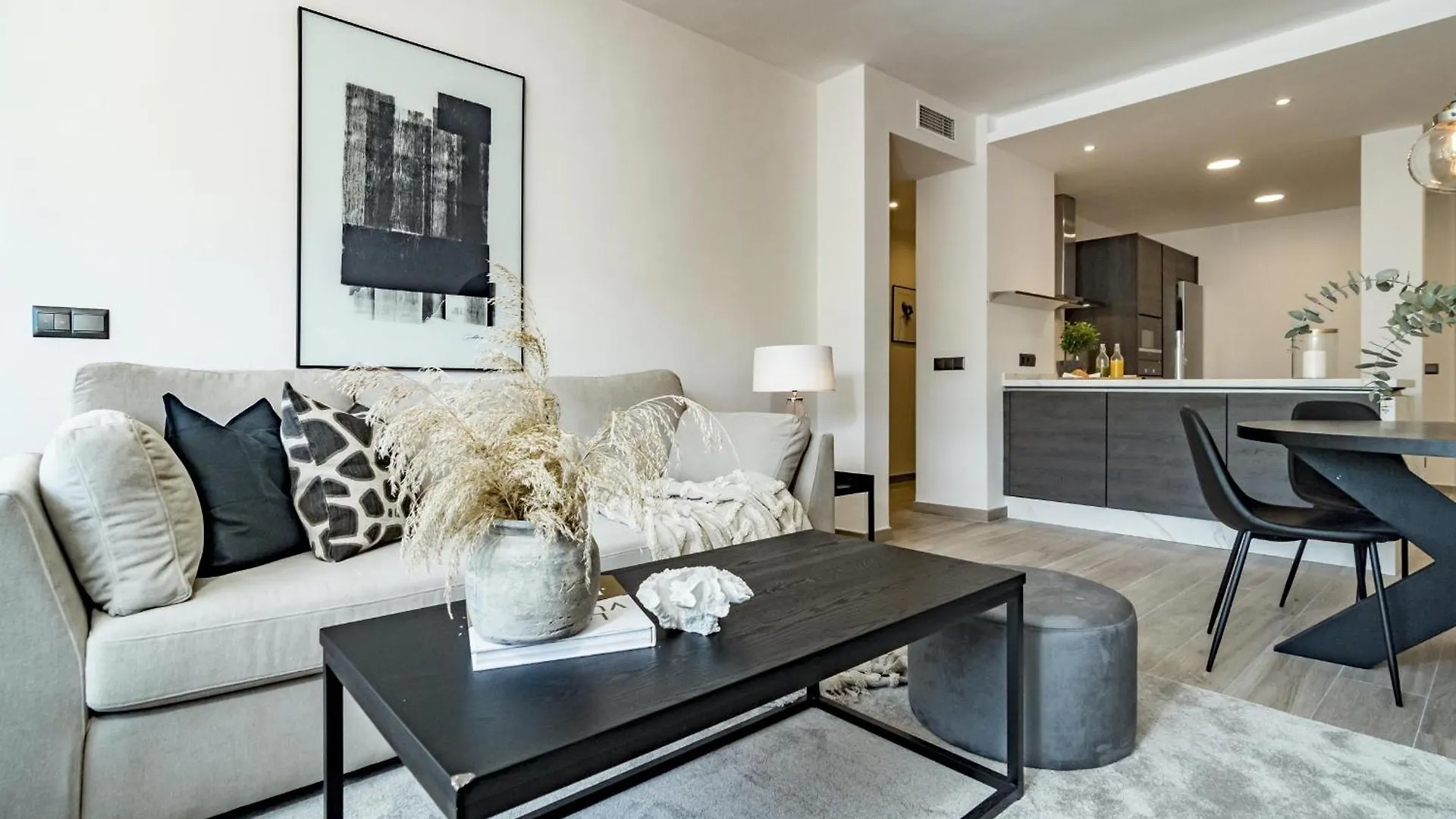 Apartment Pr- Stunning Flat Front Line Beach Puerto Banus Marbella